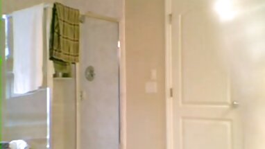Mẹ giúp phim sex massage không che con