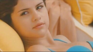 Cô gái tóc massage ko che vàng hàng xóm của cô trong phòng tắm