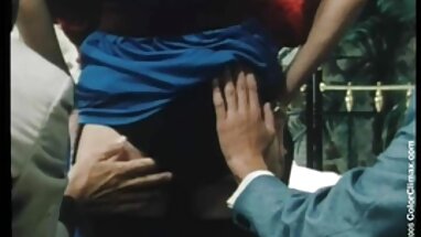 Cô gái gái xinh đi massage kích dục tóc vàng solo