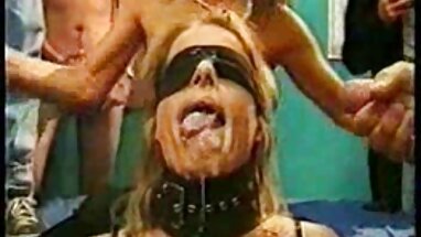 Cô xnxx mat xa bé lớn sau sân khấu và chơi âm hộ của cô