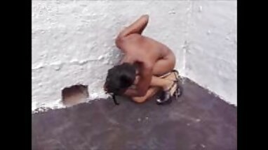 Phòng mát xa gái xinh nhảy nhỏ tóc đỏ
